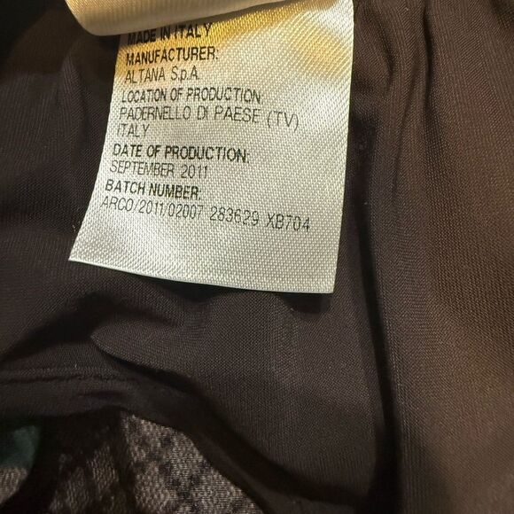 Stylish Patterned Swim Shorts - Picture 8 of 9